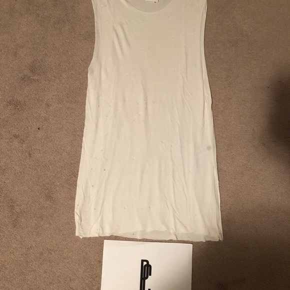 Au Courant Distressed Sleeveless Shirt - Picture 2 of 4